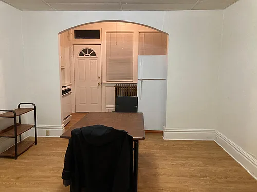 220 Ophelia St #1 Photo 1