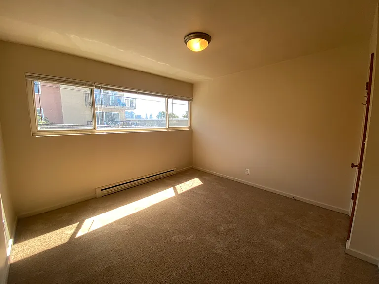 Cortina Apartments — Photo 12