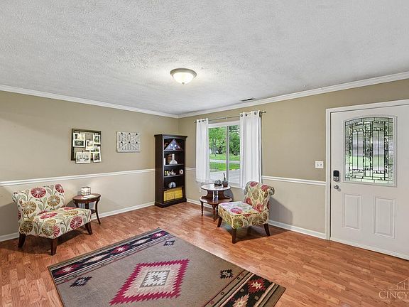 2nd image of 5881 Wade Rd
