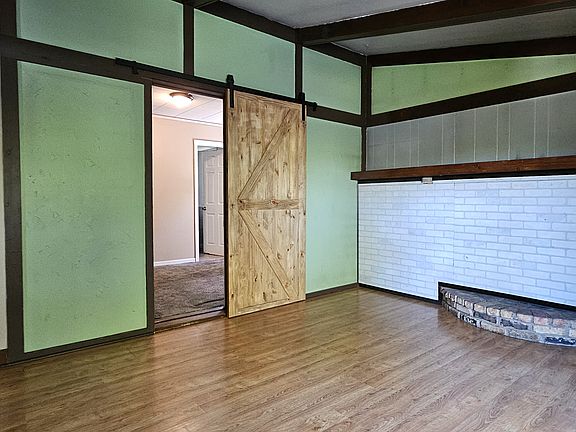 4th image of 4590 Main St #2