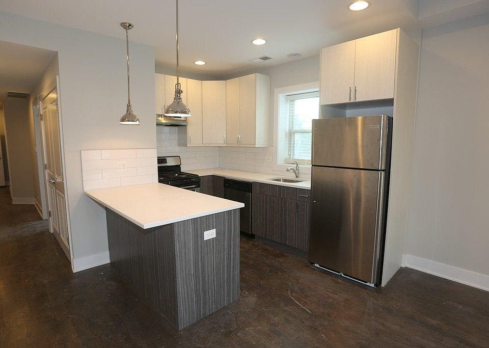 1st image of 3915 N Janssen Ave #Ig3s