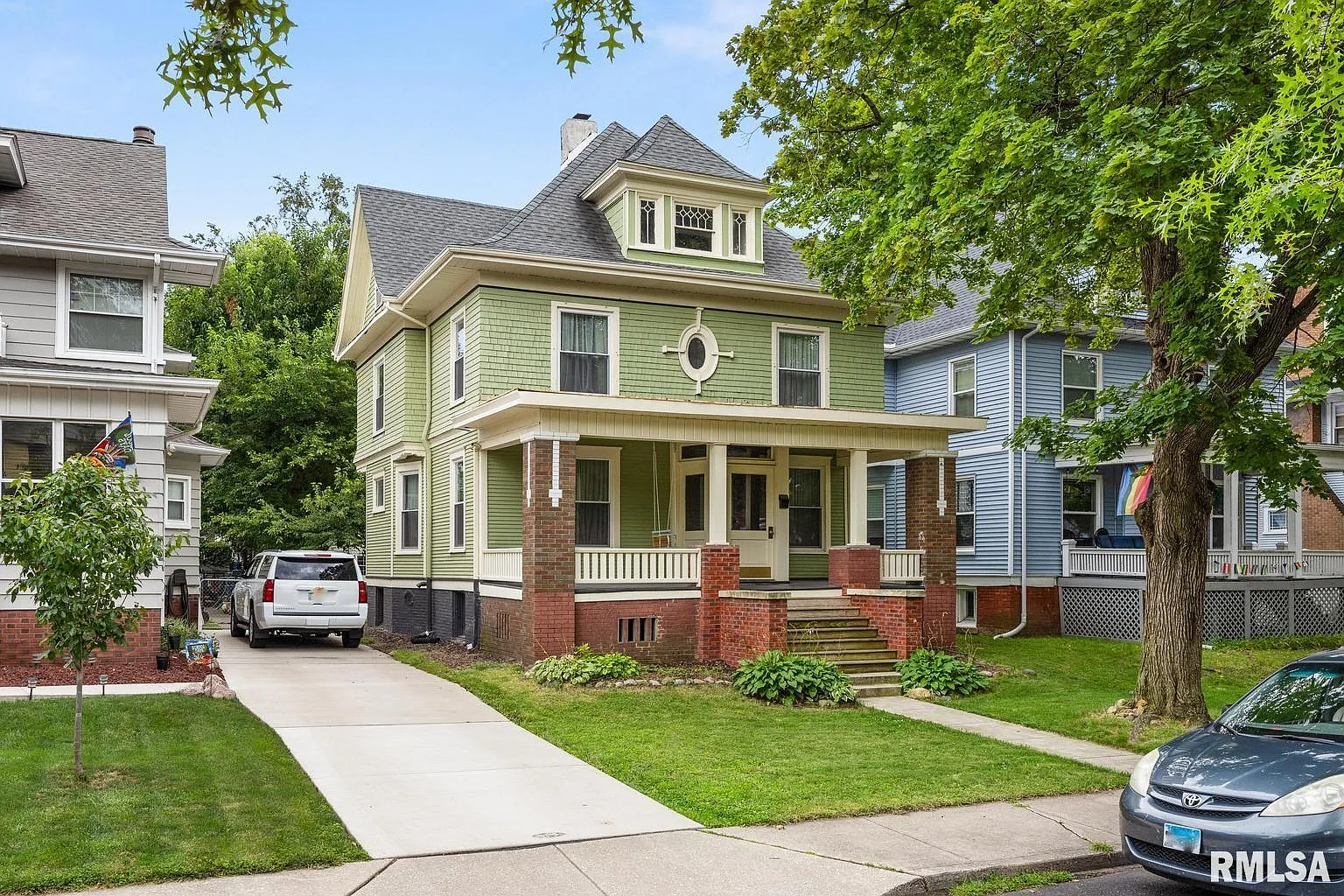 1116 N Institute Pl photo 1