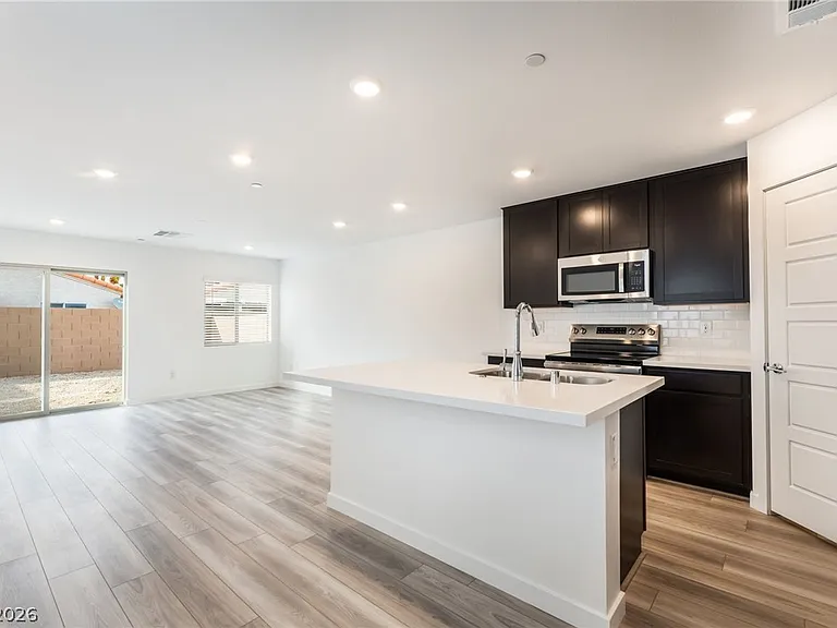 2112 Abraham Ave — Photo 3
