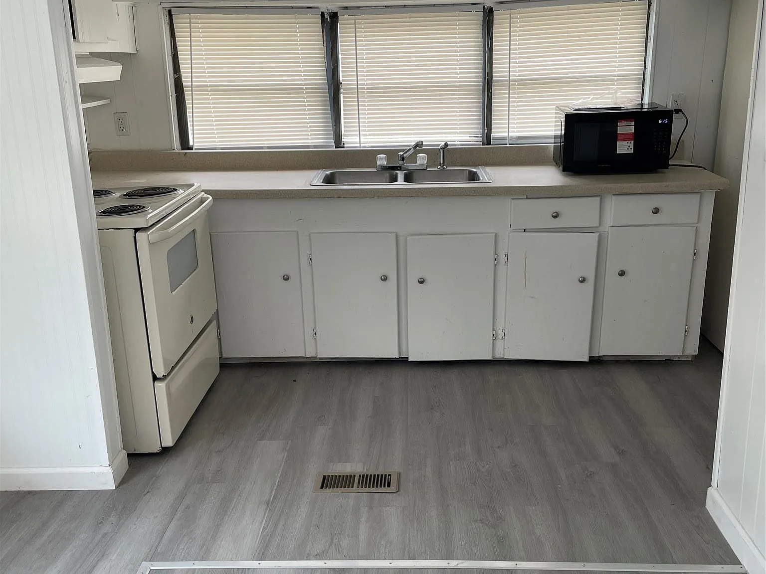 2 bed, 1.0 bath, 924 sqft, $1,250 — Photo 3