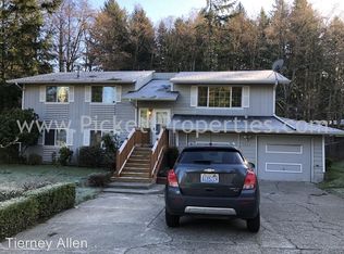 5786 Pine Rd NE, Bremerton, WA 98311