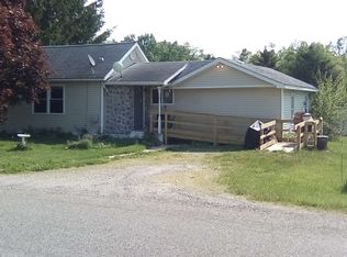 9913 Steamburg Rd, Hillsdale, MI 49242