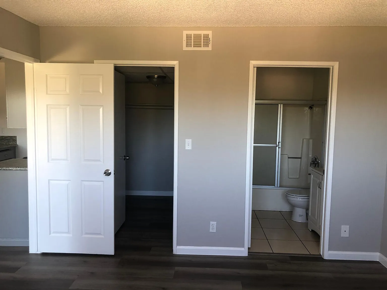 Lemarsh Apartments — Photo 2