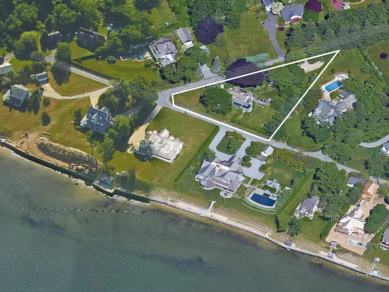 42 Peconic Ave — Photo 3
