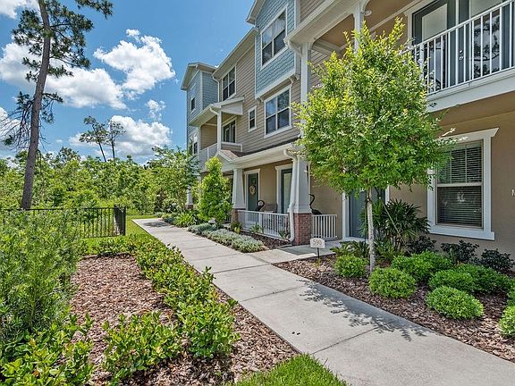 3rd image of 594 Piazza Point