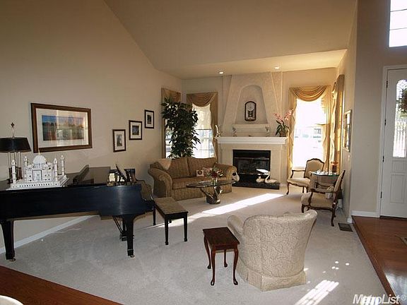 4th image of 9931 Poppy Hills Dr