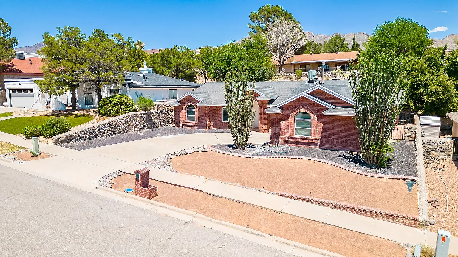 4 bed, 2282 sqft, $2,050 — Photo 1