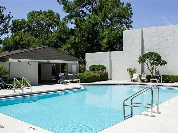 3rd image of 2508 SW 35th Pl APT 54