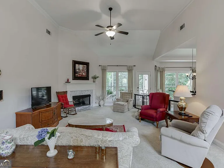 6440 Deep Woods Ct — Photo 9