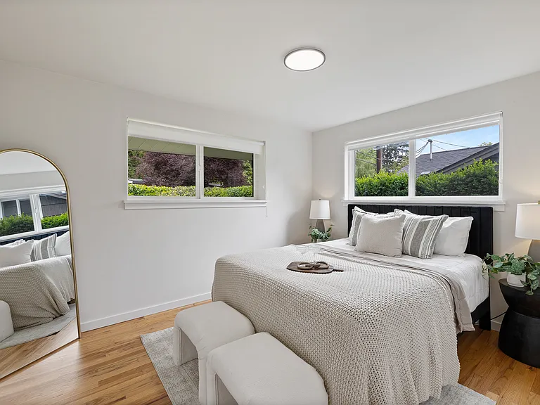 2701 NE 110th St — Photo 12