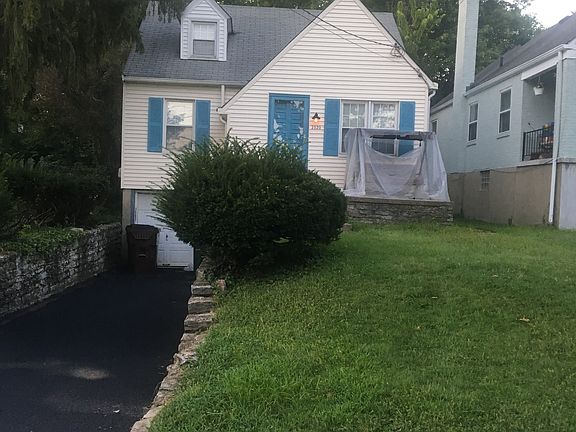 2nd image of 2520 Canterbury Ave