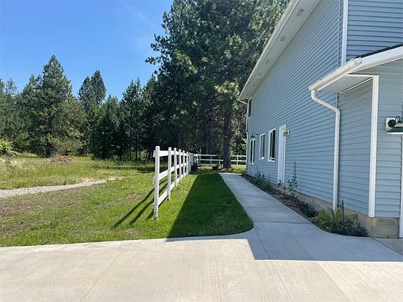 Path to apartment