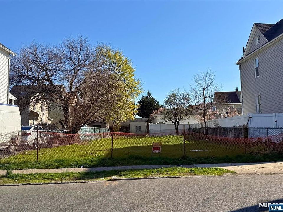 1st image of 75 Campbell Ave
