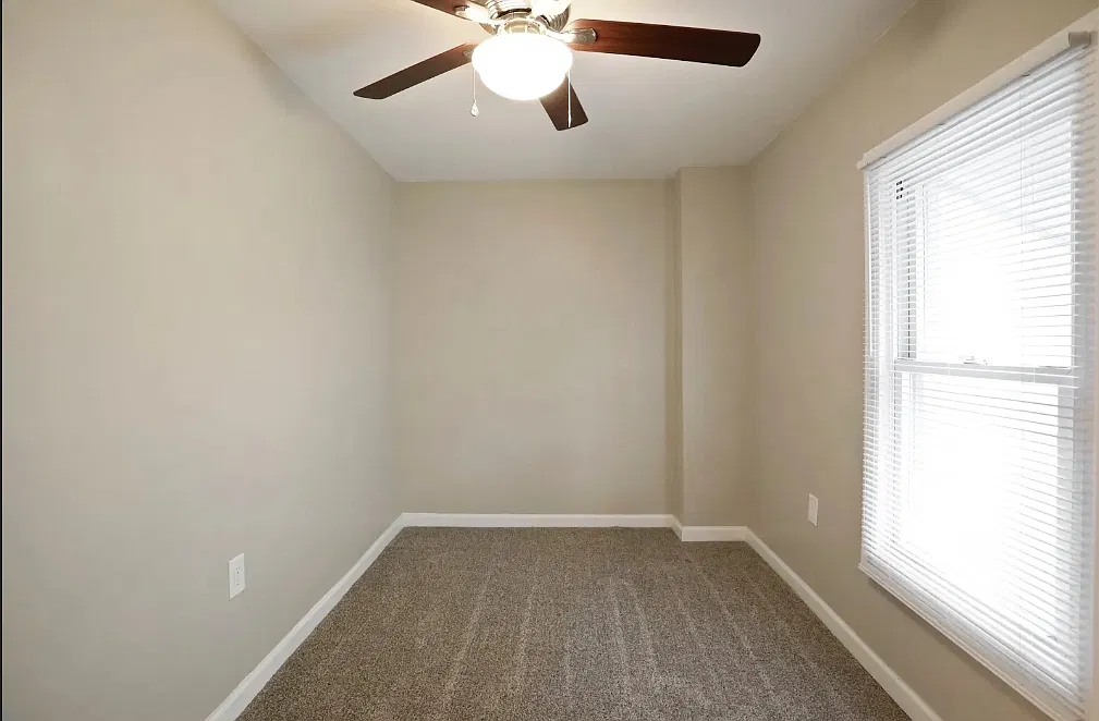 3 bed, 1064 sqft, $1,600 — Photo 4