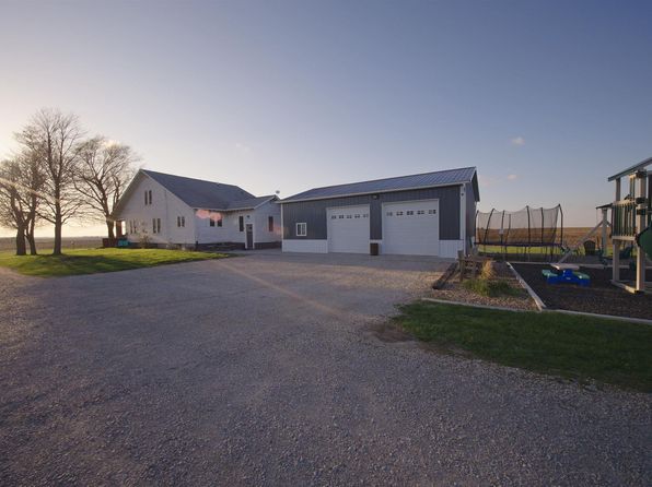1872 N 1400 East Rd, Shelbyville, IL 62565