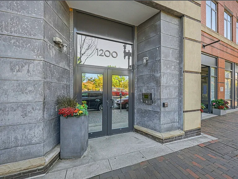 1200 Washington St #215 — Photo 18
