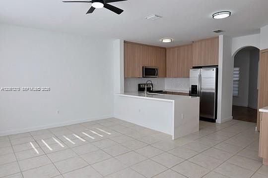5th image of 5527 NW 113th Ave