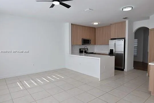 5527 NW 113th Ave — Photo 5