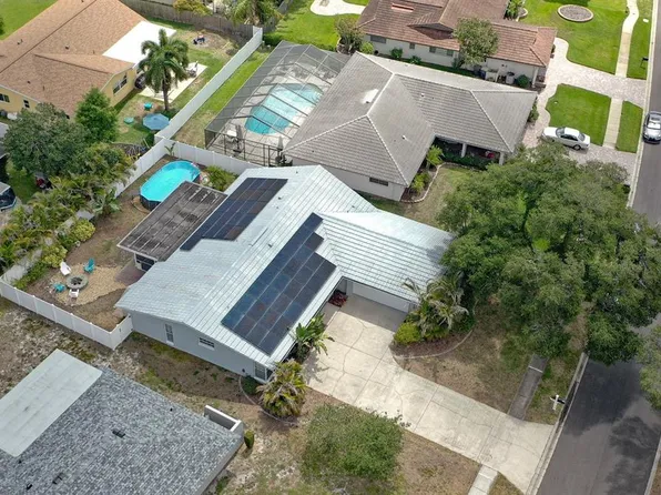 2812 Wildwood Dr, Clearwater, FL 33761