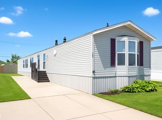 20456 Harmony Dr, Clinton Township, MI