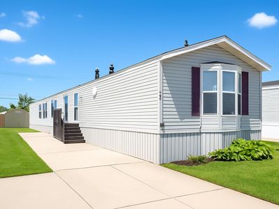 20456 Harmony Dr, Clinton Township, MI, 48036