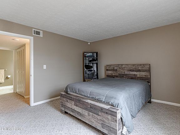 5th image of 604 Logsdon Ct
