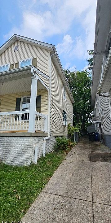 2nd image of 687 E 126th St