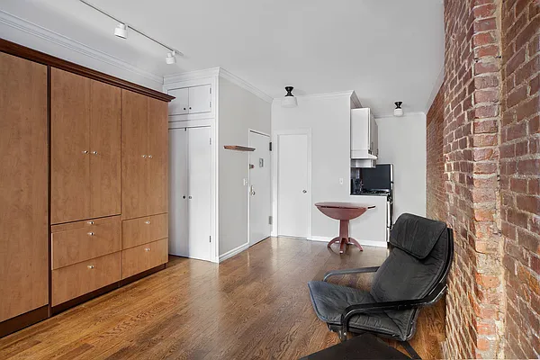 Rented by Stribling | media 9