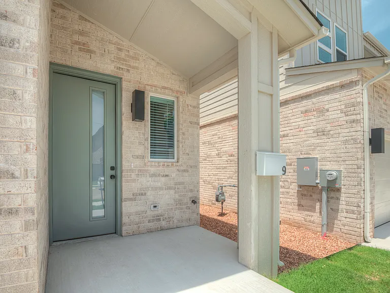 13 N Walnut St — Photo 11