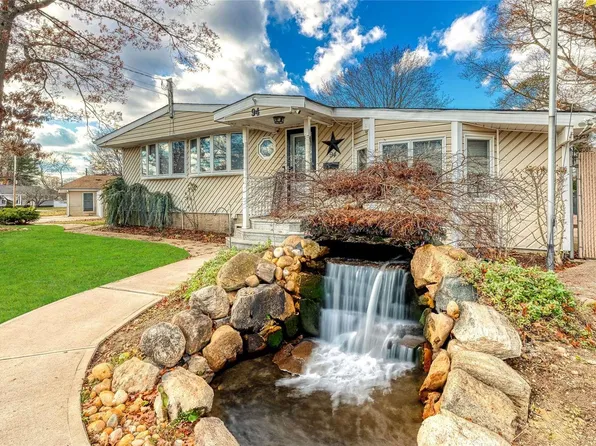 94 Samuel Street, Ronkonkoma, NY 11779