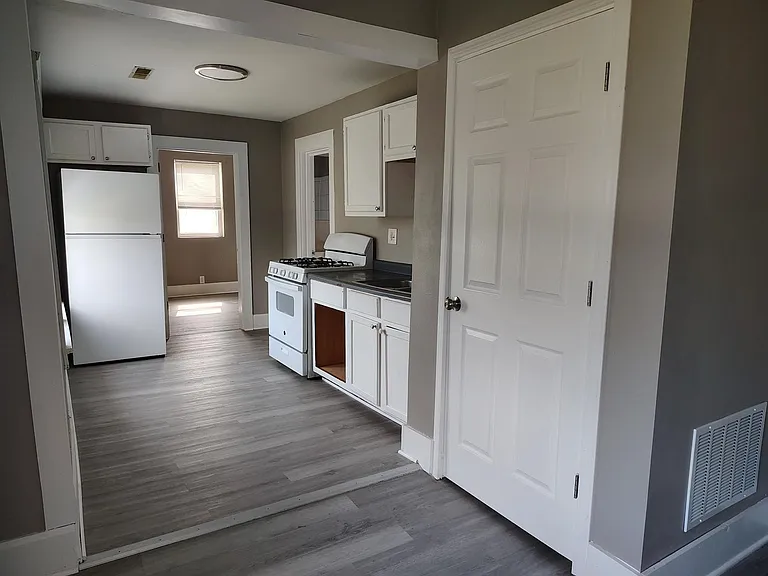 1217 Grand Ave — Photo 9