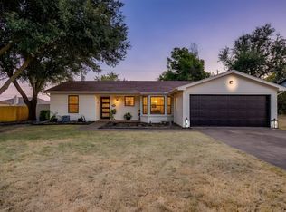 1304 Augusta Rd, Benbrook, TX 76126