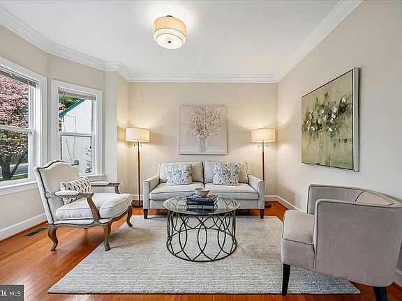 3rd image of 348 Howard Ave
