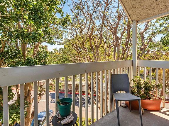 5th image of 225 S Ventura Rd Unit 102