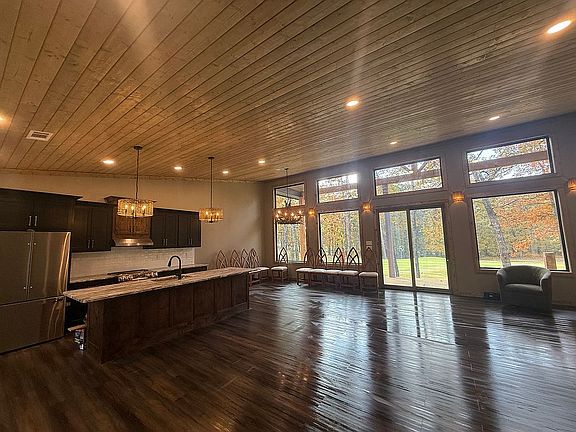 2nd image of 270 Kustrin Dr