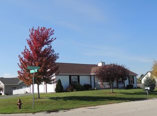 1119 W Bluestem Ct, Elkhorn, WI
