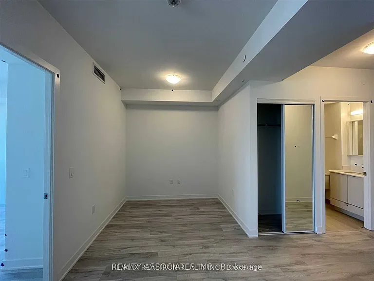 4675 Metcalfe Ave #509 — Photo 7