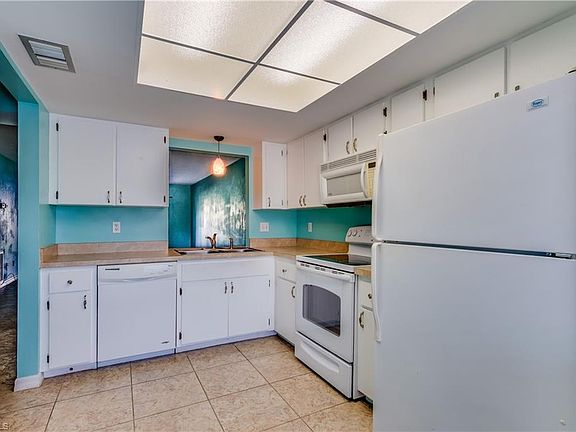 4th image of 1429 Cape Coral Pkwy W APT 3