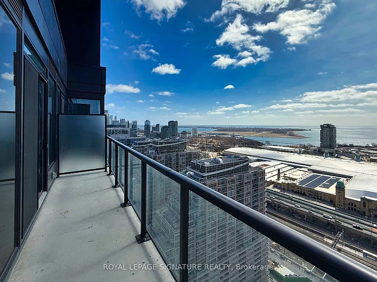 135 E Liberty St #Penthouse 9 — Photo 21