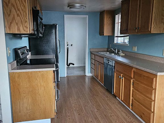 3rd image of 508 Lawrence Ln
