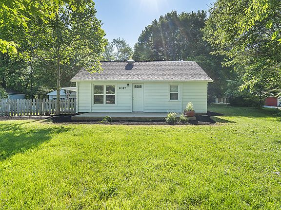 2nd image of 2047 N County Road 600 E