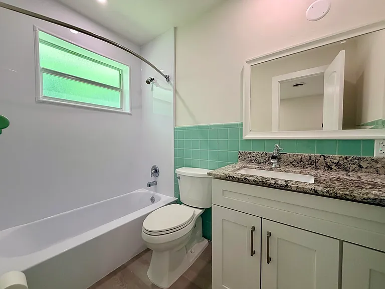 2020 NE 56th Ct #2 — Photo 6