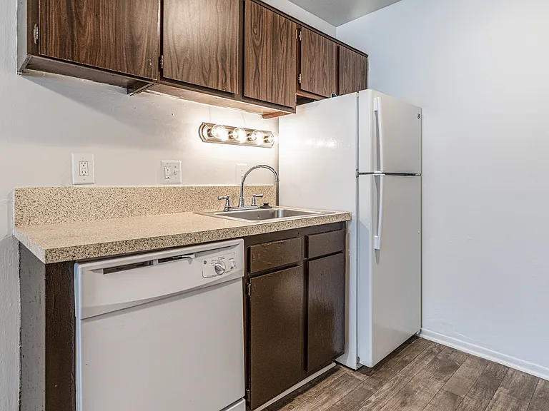 Coppertree Apartments & Townhomes — Photo 39