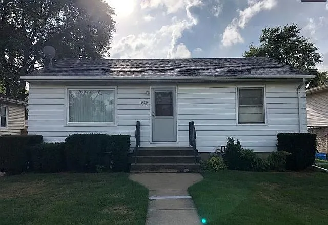 18748 Wentworth Ave photo 1