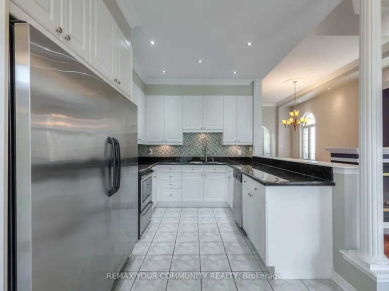 222 Kayla Cres #UPPER — Photo 11