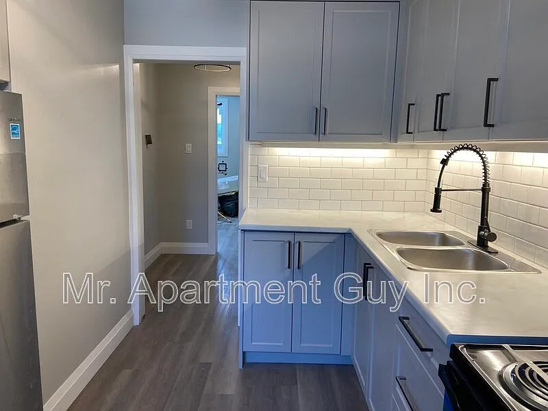 2 bed, 1.0 bath, $1,745 — Photo 2